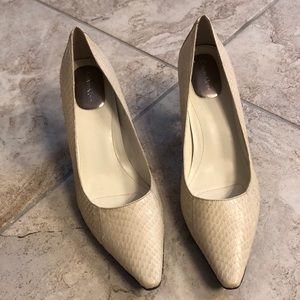 Calvin Klein size 9.5